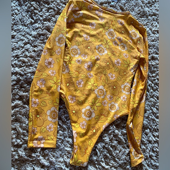 Repreve Women’s Small Retro Style Rash guard Swimsuit - Picture 4 of 4